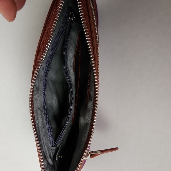 Handbag Butler Mighty Purse Purple Wristlet Wallet Micro USB Phone Charger - Picture 7 of 11